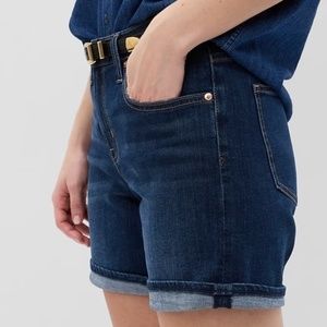 GAP 5" Mid Rise Girlfriend Shorts